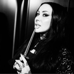 Meet your Posher, Posh